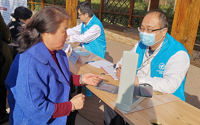 【学雷锋日】必赢平台,必赢（中国）举办“爱满京城，牵手智慧家医”志愿服务活动(图5)